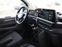 Volkswagen Transporter 2.0 TDI 110 pk L1H1 Life | Airco | Cruise control | Navigatie via App connect | Camera | LED | PDC | Afneembare trekhaak | 17" LM velgen | Bijrijdersbank | Betimmering |