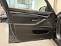 BMW 5-Serie Touring 520d High Exe PANO/LED/TREKHAAK/ZWART LEER/18"/NAVI-GROOT/ECC/CRUISE/STOELVERWARMING/PRIVACY/MINERALGRAU/PERFECT ONDERHOUDEN MET VOLLEDIGE HISTORIE/EURO 6