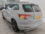 Skoda Karoq 1.5 TSI 150pk ACT Sportline Business | Panoramadak | Trekhaak | Stoelverwarming | CarPlay | PDC | Keyless | LED | Navi
