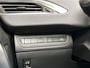 Peugeot 2008 1.2 PureTech Allure Automaat (PANORAMADAK, NAVIGATIE, CLIMATE, LEDER, SPORTSTOELEN, PARKEERSENSOREN, LM VELGEN, GETINT GLAS, CRUISE, NIEUWSTAAT)