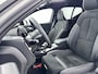 Volvo EX40 Single Motor Extended Range Ultra 82 kWh | 20" | Leder/Nubuck | Trekhaak | Getint Glas | Panoramadak | Harman Kardon | Elektr. verst. Stoelen | Stoel/Stuurverwarming | Warmtepomp | Adaptieve Cruise | BLIS