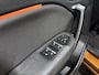 Renault Captur 130PK TCe Intens Automaat | Navi | Camera | Parkeersensoren | Climate Control | Apple CarPlay/Android Auto | Full LED | Licht & Regen Sensor | Lichtmetalen Velgen | Armsteun |