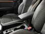Renault Captur 130PK TCe Intens Automaat | Navi | Camera | Parkeersensoren | Climate Control | Apple CarPlay/Android Auto | Full LED | Licht & Regen Sensor | Lichtmetalen Velgen | Armsteun |