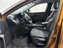 Renault Captur 130PK TCe Intens Automaat | Navi | Camera | Parkeersensoren | Climate Control | Apple CarPlay/Android Auto | Full LED | Licht & Regen Sensor | Lichtmetalen Velgen | Armsteun |