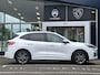 Ford Kuga 2.5 PHEV ST-Line X | Elektrische trekhaak | B&O | Elektrische kofferklep | Stoelverwarming (voor/achter) | Adaptive Cruise Control | Head-Up Display | Parkeercamera/-sensoren | Keyless Entry/Start | Climate Control | BLIS | Draadloze telefoonlader |