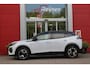 Peugeot 2008 1.2 Hybrid 145 GT PACK | ELEKTRISCH BEDIENBARE BESTUURDERSSTOEL | NAVIGATIE | FULL LED KOPLAMPEN | DRAADLOZE APPLE CARPLAY/ANDROID AUTO | ADAPTIVE CRUISE CONTROL | CAMERA VOOR + ACHTER | CLIMATE CONTROL | LICHTMETALEN VELGEN 17" | KEYLESS ENTRY/START | DAB+ RADIO | ALCANTARA/LEDEREN BEKLEDING | DODEHOEK DETECTIE | PARKEERSENSOREN VOOR + ACHTER | STOEL VERWARMING | DRAADLOZE TELEFOONLADER |