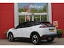 Peugeot 2008 1.2 Hybrid 145 GT PACK | ELEKTRISCH BEDIENBARE BESTUURDERSSTOEL | NAVIGATIE | FULL LED KOPLAMPEN | DRAADLOZE APPLE CARPLAY/ANDROID AUTO | ADAPTIVE CRUISE CONTROL | CAMERA VOOR + ACHTER | CLIMATE CONTROL | LICHTMETALEN VELGEN 17" | KEYLESS ENTRY/START | DAB+ RADIO | ALCANTARA/LEDEREN BEKLEDING | DODEHOEK DETECTIE | PARKEERSENSOREN VOOR + ACHTER | STOEL VERWARMING | DRAADLOZE TELEFOONLADER |