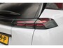 Peugeot 2008 1.2 Hybrid 145 GT PACK | ELEKTRISCH BEDIENBARE BESTUURDERSSTOEL | NAVIGATIE | FULL LED KOPLAMPEN | DRAADLOZE APPLE CARPLAY/ANDROID AUTO | ADAPTIVE CRUISE CONTROL | CAMERA VOOR + ACHTER | CLIMATE CONTROL | LICHTMETALEN VELGEN 17" | KEYLESS ENTRY/START | DAB+ RADIO | ALCANTARA/LEDEREN BEKLEDING | DODEHOEK DETECTIE | PARKEERSENSOREN VOOR + ACHTER | STOEL VERWARMING | DRAADLOZE TELEFOONLADER |