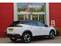 Peugeot 2008 1.2 Hybrid 145 GT PACK | ELEKTRISCH BEDIENBARE BESTUURDERSSTOEL | NAVIGATIE | FULL LED KOPLAMPEN | DRAADLOZE APPLE CARPLAY/ANDROID AUTO | ADAPTIVE CRUISE CONTROL | CAMERA VOOR + ACHTER | CLIMATE CONTROL | LICHTMETALEN VELGEN 17" | KEYLESS ENTRY/START | DAB+ RADIO | ALCANTARA/LEDEREN BEKLEDING | DODEHOEK DETECTIE | PARKEERSENSOREN VOOR + ACHTER | STOEL VERWARMING | DRAADLOZE TELEFOONLADER |