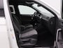 Volkswagen Tiguan 1.5 TSi 150 Pk Automaat Highline Business R-Line | Black Style | Trekhaak | Stoelverwarming | Panorama dak | Camera | Adaptive Cruise | CarPlay | 95.610 Km !!