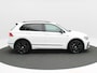 Volkswagen Tiguan 1.5 TSi 150 Pk Automaat Highline Business R-Line | Black Style | Trekhaak | Stoelverwarming | Panorama dak | Camera | Adaptive Cruise | CarPlay | 95.610 Km !!