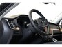 Volvo XC60 2.0 T6 AWD 293kW/399pk Aut8 Plug-in hybrid Ultra Dark Facelift! LUCHTVERING + PANORAMADAK + HARMAN/KARDON + ADAPT.CRUISE + HEAD-UP + STOELVERWARMING V&A + STUURVERWARMING + GOOGLE DASH + 360 CAMERA + BLIS + PARKSENSOREN + 21" LM-VELGEN!!