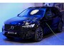 Volvo XC60 2.0 T6 AWD 293kW/399pk Aut8 Plug-in hybrid Ultra Dark Facelift! LUCHTVERING + PANORAMADAK + HARMAN/KARDON + ADAPT.CRUISE + HEAD-UP + STOELVERWARMING V&A + STUURVERWARMING + GOOGLE DASH + 360 CAMERA + BLIS + PARKSENSOREN + 21" LM-VELGEN!!