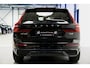 Volvo XC60 2.0 T6 293kW/399pk Aut8 Plug-in hybrid Ultra Dark PANORAMADAK + HARMAN/KARDON + ADAPT.CRUISE + HEAD-UP + STOELVERWARMING V&A + STUURVERWARMING + GOOGLE DASH + 360 CAMERA + BLIS + CTA + LUCHTVERING + 21" LM-VELGEN!!