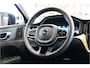 Volvo XC60 2.0 T6 293kW/399pk Aut8 Plug-in hybrid Ultra Dark PANORAMADAK + HARMAN/KARDON + ADAPT.CRUISE + HEAD-UP + STOELVERWARMING V&A + STUURVERWARMING + GOOGLE DASH + 360 CAMERA + BLIS + CTA + LUCHTVERING + 21" LM-VELGEN!!