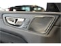 Volvo XC60 2.0 T6 293kW/399pk Aut8 Plug-in hybrid Ultra Dark PANORAMADAK + HARMAN/KARDON + ADAPT.CRUISE + HEAD-UP + STOELVERWARMING V&A + STUURVERWARMING + GOOGLE DASH + 360 CAMERA + BLIS + CTA + LUCHTVERING + 21" LM-VELGEN!!