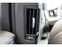 Volvo XC60 2.0 T6 AWD 293kW/399pk Aut8 Plug-in hybrid Ultra Dark Facelift! LUCHTVERING + PANORAMADAK + HARMAN/KARDON + ADAPT.CRUISE + HEAD-UP + STOELVERWARMING V&A + STUURVERWARMING + GOOGLE DASH + 360 CAMERA + BLIS + PARKSENSOREN + 21" LM-VELGEN!!