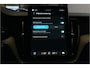 Volvo XC60 2.0 T6 AWD 293kW/399pk Aut8 Plug-in hybrid Ultra Dark Facelift! LUCHTVERING + PANORAMADAK + HARMAN/KARDON + ADAPT.CRUISE + HEAD-UP + STOELVERWARMING V&A + STUURVERWARMING + GOOGLE DASH + 360 CAMERA + BLIS + PARKSENSOREN + 21" LM-VELGEN!!