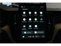 Volvo XC60 2.0 T6 AWD 293kW/399pk Aut8 Plug-in hybrid Ultra Dark Facelift! LUCHTVERING + PANORAMADAK + HARMAN/KARDON + ADAPT.CRUISE + HEAD-UP + STOELVERWARMING V&A + STUURVERWARMING + GOOGLE DASH + 360 CAMERA + BLIS + PARKSENSOREN + 21" LM-VELGEN!!