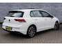 Volkswagen Golf 1.5 TSI Life Business | Panoramadak | ErgoActive | Stoelmassage | Navigatie Discover Pro | Cruise Control Adaptief | Parkeersensoren | Lichtmetalen Velgen 17 inch | Alarm | LED Koplampen