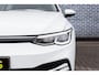 Volkswagen Golf 1.5 TSI Life Business | Panoramadak | ErgoActive | Stoelmassage | Navigatie Discover Pro | Cruise Control Adaptief | Parkeersensoren | Lichtmetalen Velgen 17 inch | Alarm | LED Koplampen