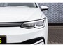 Volkswagen Golf 1.5 TSI Life Business | Panoramadak | ErgoActive | Stoelmassage | Navigatie Discover Pro | Cruise Control Adaptief | Parkeersensoren | Lichtmetalen Velgen 17 inch | Alarm | LED Koplampen