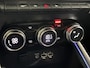 Renault Clio 90PK TCe Techno | Navi | Camera | Parkeersensoren | Climate Control | Apple CarPlay/Android Auto | Cruise Control | Lichtmetalen Velgen | Licht & Regen Sensor | Armsteun |