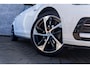 Volkswagen Golf 1.0 TSI R-line Comfortline | Navigatie | Parkeersensoren | Climate Control | Regensensor | Cruise Control Adaptief | Lichtmetalen Velgen