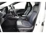 Toyota RAV4 2.5 Hybrid Bi-Tone | Trekhaak | Navigatie | Leder | Apple Carplay / Android Auto | Stoel-/stuurverwarming | Keyless | Adaptive Cruise | Clima | Parkeersensoren voor/achter | 18 inch