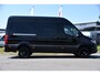 Mercedes-Benz Sprinter 319 V6 3.0 CDI L2H2 DC Black Edition Full Options! 360 Camera, Cruise, Carplay, 10,5'' Mbux, LED, 2 x Geveerde stoel, Stoelverwarming, Sensoren, Uniek!