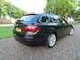 BMW 5-Serie Touring 520d High Executive Leer Keyless Led BI Xenon Stoelverwarming Pdc Navigatie Bleutooth Cruisecontrol Climatecontrol Lm Velgen