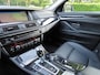 BMW 5-Serie Touring 520d High Executive Leer Keyless Led BI Xenon Stoelverwarming Pdc Navigatie Bleutooth Cruisecontrol Climatecontrol Lm Velgen