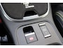Abarth 600e 280 pk Scorpionissima 54 kWh / Navigatie / Camera / Sportstoelen / Elektr. kofferklep / PDC V+A / Stuur -en Stoelverwarmd / Dodehoek / 20'' LMV