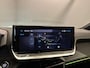 Peugeot 208 Hybrid 100 e-DCS6 GT Camera | Leder/Stof | Carplay | 17LMV | Dode hoek | Clima | Cruise | Carplay | Bluetooth | Navigatie | Getint glas | Achteruitrijcamera | Apple Carplay/Android Auto|telefoonintegratie premium | Cruise control