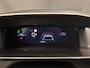 Peugeot 208 Hybrid 100 e-DCS6 GT Camera | Leder/Stof | Carplay | 17LMV | Dode hoek | Clima | Cruise | Carplay | Bluetooth | Navigatie | Getint glas | Achteruitrijcamera | Apple Carplay/Android Auto|telefoonintegratie premium | Cruise control