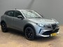 Alfa Romeo Junior 1.2 Turbo Hybrid Ibrida Speciale 17" Lichtmetaal | Adaptieve Cruise | Leder/Stof | Digitaal Dashboard | Stoelverwarming | LED | Parkeersensoren | Achteruitrijcamera | Airco (automatisch) | Apple Carplay/Android Auto|telefoonintegratie premium