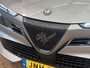 Alfa Romeo Junior 1.2 Turbo Hybrid Ibrida Speciale 17" Lichtmetaal | Adaptieve Cruise | Leder/Stof | Digitaal Dashboard | Stoelverwarming | LED | Parkeersensoren | Achteruitrijcamera | Airco (automatisch) | Apple Carplay/Android Auto|telefoonintegratie premium