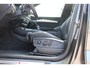 Audi Q5 55 TFSIe S edition Competition | FULL OPTION! | DEALER OH! | LUCHTVERING | PANODAK STOELVERWARMING + MASSAGE | HEAD UP | 360 CAMERA | ADAPTIVE CRUISE | TREKHAAK | BLIS | PRACHTIGE STAAT!