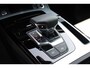 Audi Q5 55 TFSIe S edition Competition | FULL OPTION! | DEALER OH! | LUCHTVERING | PANODAK STOELVERWARMING + MASSAGE | HEAD UP | 360 CAMERA | ADAPTIVE CRUISE | TREKHAAK | BLIS | PRACHTIGE STAAT!