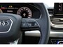 Audi Q5 55 TFSIe S edition Competition | FULL OPTION! | DEALER OH! | LUCHTVERING | PANODAK STOELVERWARMING + MASSAGE | HEAD UP | 360 CAMERA | ADAPTIVE CRUISE | TREKHAAK | BLIS | PRACHTIGE STAAT!