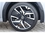 Peugeot 208 1.2 100PK GT PACK | Camera Voor + Achter | Sfeerverlichting | Keyless | Apple Carplay / Android Auto | Achterbank in delen neerklapbaar | Achterspoiler | Achteruitrijcamera