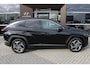 Hyundai Tucson 1.6 T-GDI PHEV Premium 4WD | DEMO DEAL: 299,- P/M! | 360 camera | Adaptive Cruise Control | Lederen bekleding | Elektrische stoel met geheugen | | Autonomous Emergency Braking | Bots waarschuwing systeem | Cruise control adaptief met Stop&Go