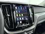 Volvo XC60 2.0 T6 Plug-in hybrid AWD Ultra Dark | Trekhaak | PDC V+A en 360 camera | BLIS | Panoramadak | Stoel + Stuurverwarming | Keyless Entry + Start |