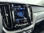 Volvo XC60 2.0 T6 Plug-in hybrid AWD Ultra Dark | Trekhaak | PDC V+A en 360 camera | BLIS | Panoramadak | Stoel + Stuurverwarming | Keyless Entry + Start |