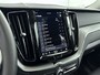 Volvo XC60 2.0 T6 Plug-in hybrid AWD Ultra Dark | Trekhaak | PDC V+A en 360 camera | BLIS | Panoramadak | Stoel + Stuurverwarming | Keyless Entry + Start |