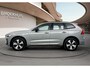Volvo XC60 2.0 T6 Plug-in hybrid AWD Plus Dark | PDC V+A en 360 camera | Trekhaak | Adaptive Cruiscontrol | All Season banden | Elektrische achterklep | Stoel + Stuurverw |