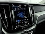 Volvo XC60 2.0 T6 Plug-in hybrid AWD Plus Dark | PDC V+A en 360 camera | Trekhaak | Adaptive Cruiscontrol | All Season banden | Elektrische achterklep | Stoel + Stuurverw |