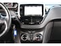 Peugeot 208 1.2 PureTech Signature O.a: PDC, Airco, Navi, Carplay, DAB, Cruise, Etc. All-in prijs!