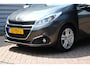 Peugeot 208 1.2 PureTech Signature O.a: PDC, Airco, Navi, Carplay, DAB, Cruise, Etc. All-in prijs!