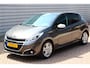 Peugeot 208 1.2 PureTech Signature O.a: PDC, Airco, Navi, Carplay, DAB, Cruise, Etc. All-in prijs!